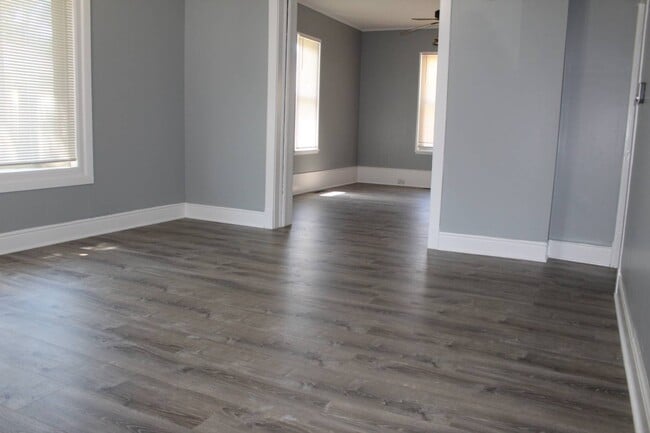 Building Photo - 1318 Campbell Ave