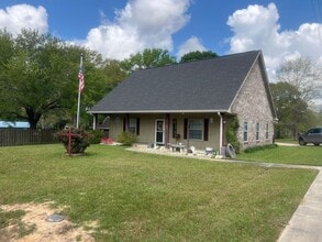 Building Photo - 201 Patrice Cir