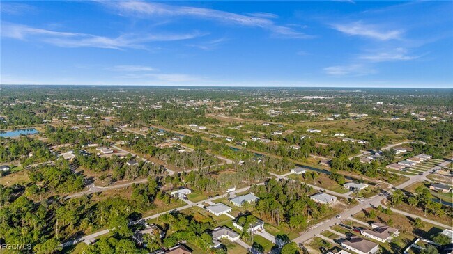 Building Photo - 915 Graystone Ave