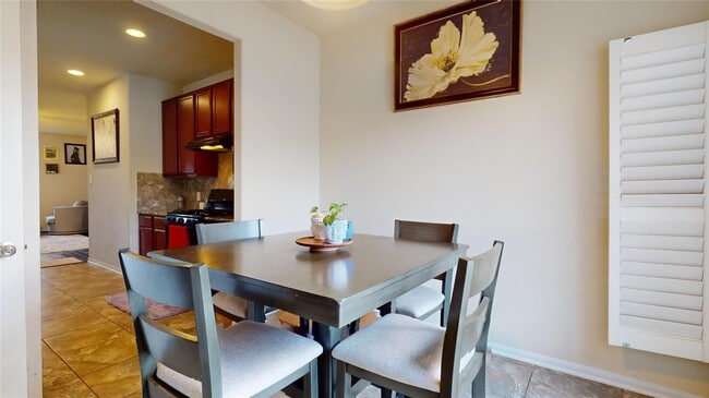 Building Photo - 3202 Cabin Wood Way