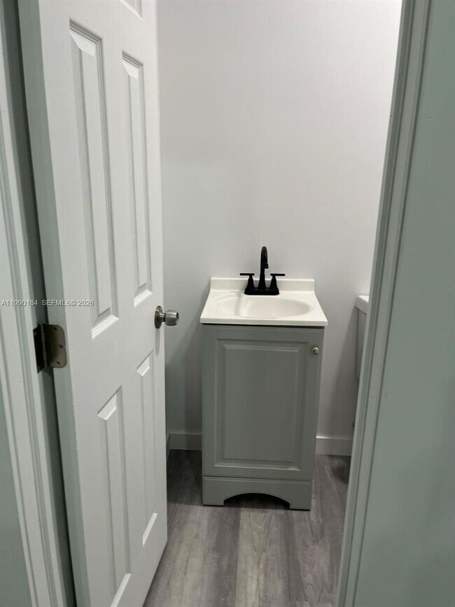 Building Photo - 555 SW 132nd Ave