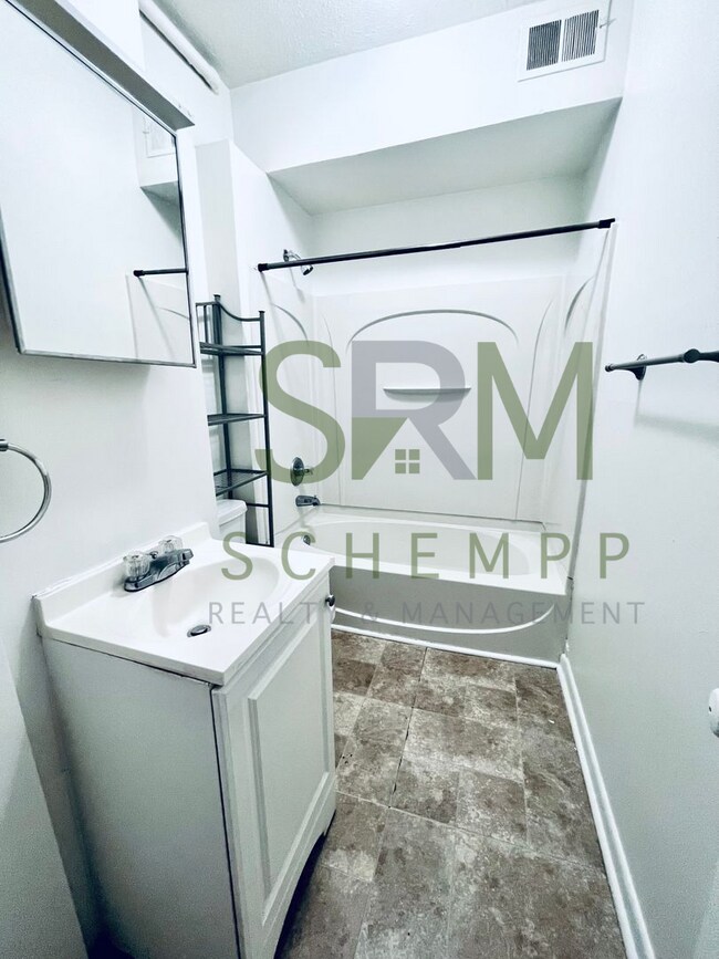 Building Photo - 307 Woodbine St