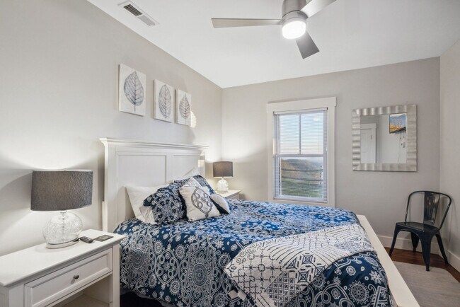 Building Photo - 140 Mystic Ridge Dr