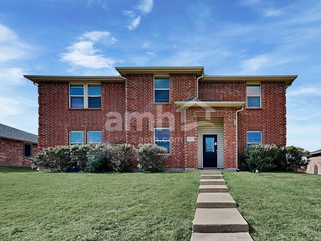 Building Photo - 1409 Laurel Ln