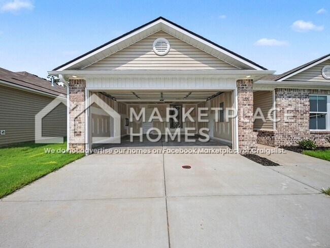 Building Photo - 1721 Amber Ave