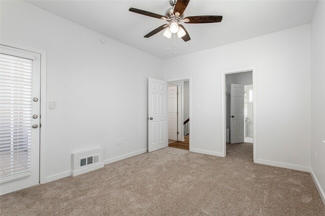 Building Photo - 4713 Virginia Ave