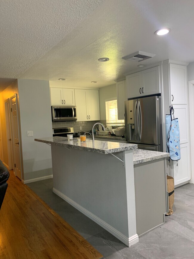 Building Photo - 938 Connie Dr