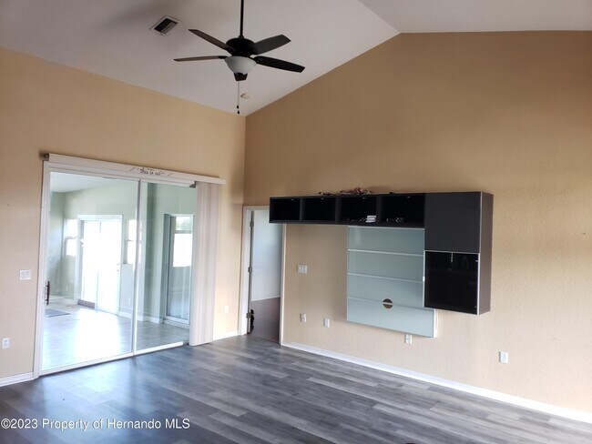 Building Photo - 15433 Sonora Dr
