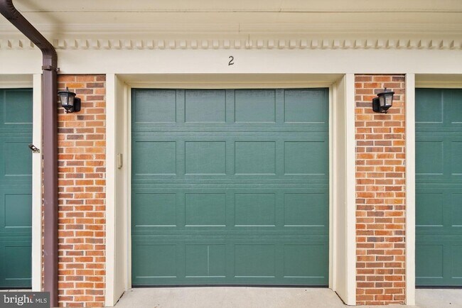 Building Photo - 7256 Glen Hollow Ct