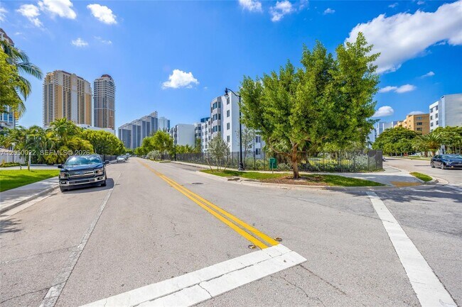Building Photo - 250 180th Dr