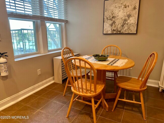 Building Photo - 500 Deal Lake Dr