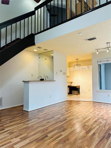 Building Photo - 4242 N Capistrano Dr