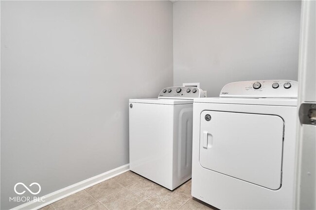 Building Photo - 11080 McDowell Dr