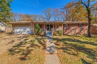 Building Photo - Indianhead Lakes Rental!