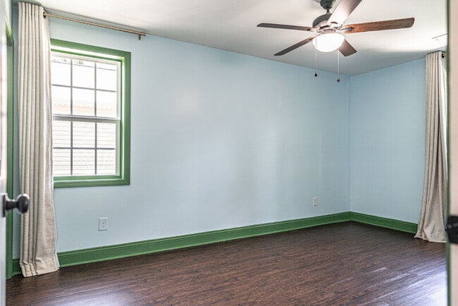 Building Photo - 555 N Saylor St