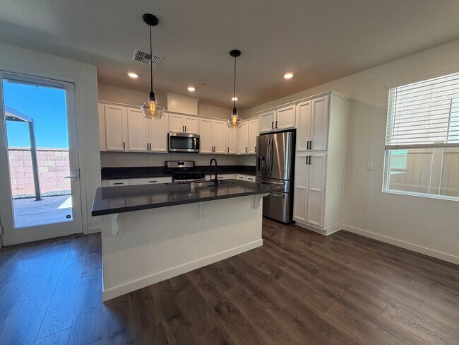 Building Photo - Beautiful 3-Bedroom Home in Anatolia