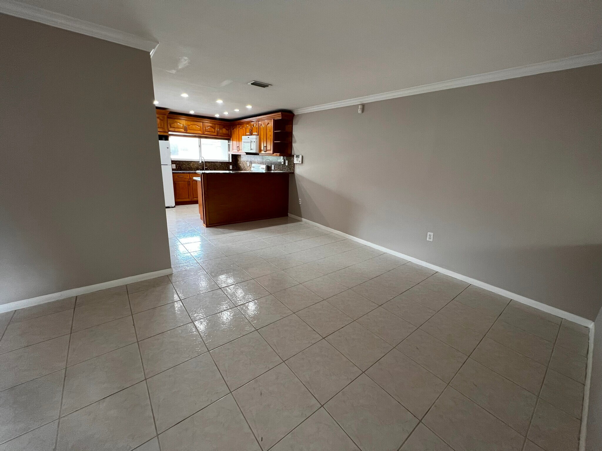 Building Photo - 351 NW 82nd Ave