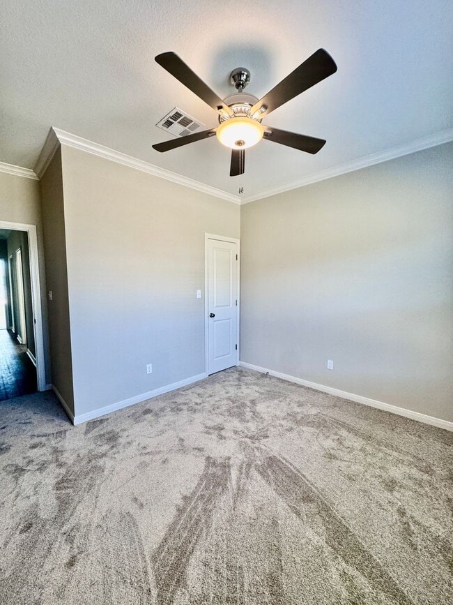 Building Photo - 4/2 Creekside Home