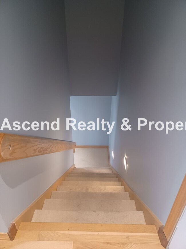 Building Photo - **Move In Special** $300 Off Views Galore ...