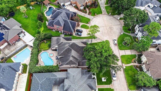 Building Photo - 16410 Emilia Ct