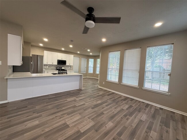 Building Photo - 9634 Therrell Dr