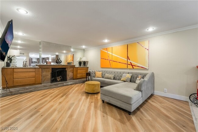 Building Photo - 2419 E Vegas Valley Dr