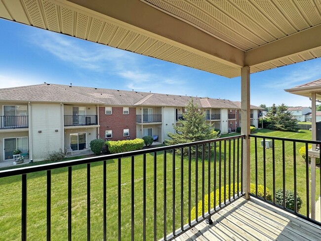 Building Photo - Adrian College Less than 2 miles away*********** Sand Creek 1 Bedroom*************Rent $999/month