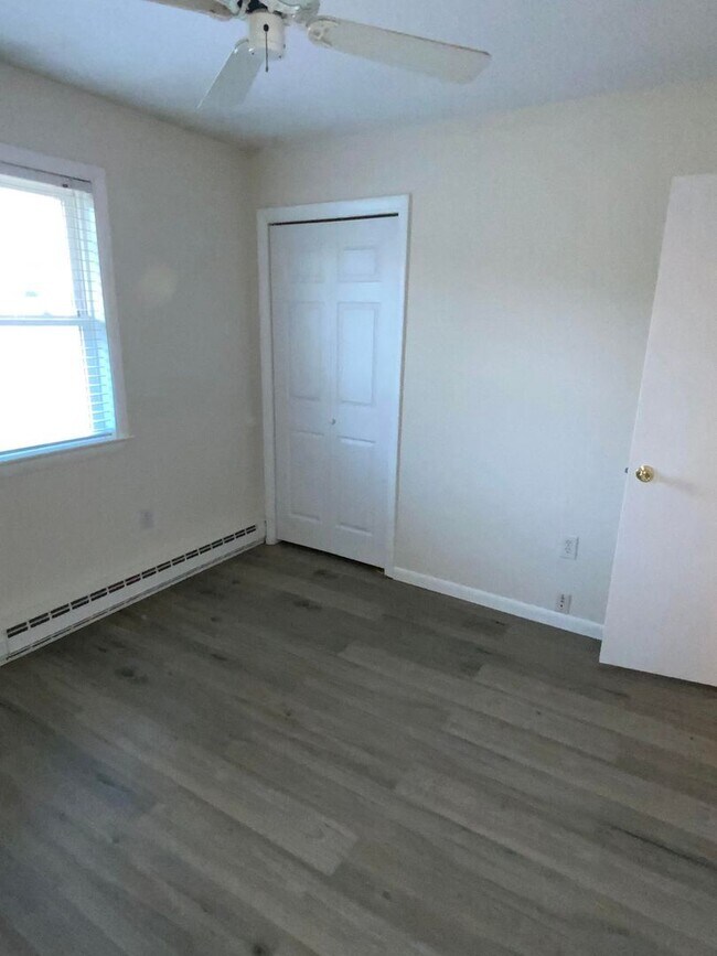 Building Photo - 5 br, 3 bath House - 35 CINDER RD
