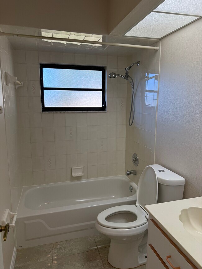 Building Photo - 486 Chamber St NW