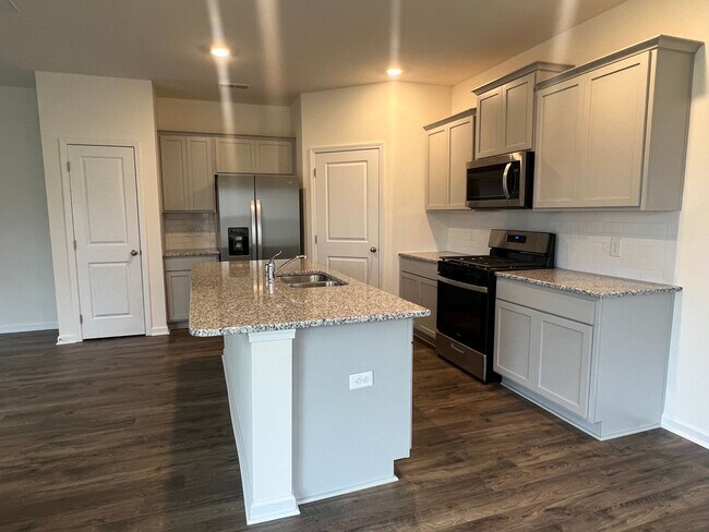 Building Photo - Nice 3 bedroom/2 bath - East Morristown