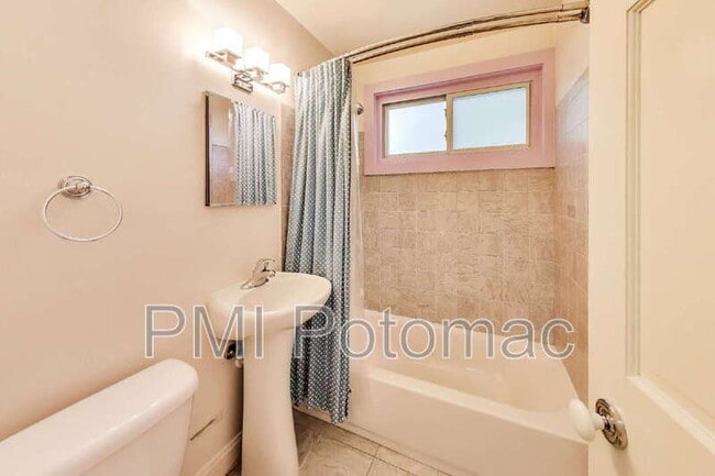 Building Photo - 4118 Wexford Ct