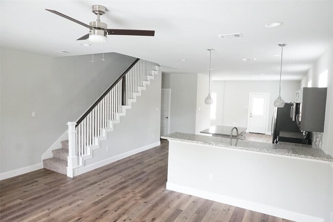 Building Photo - 5036 Van Fleet St