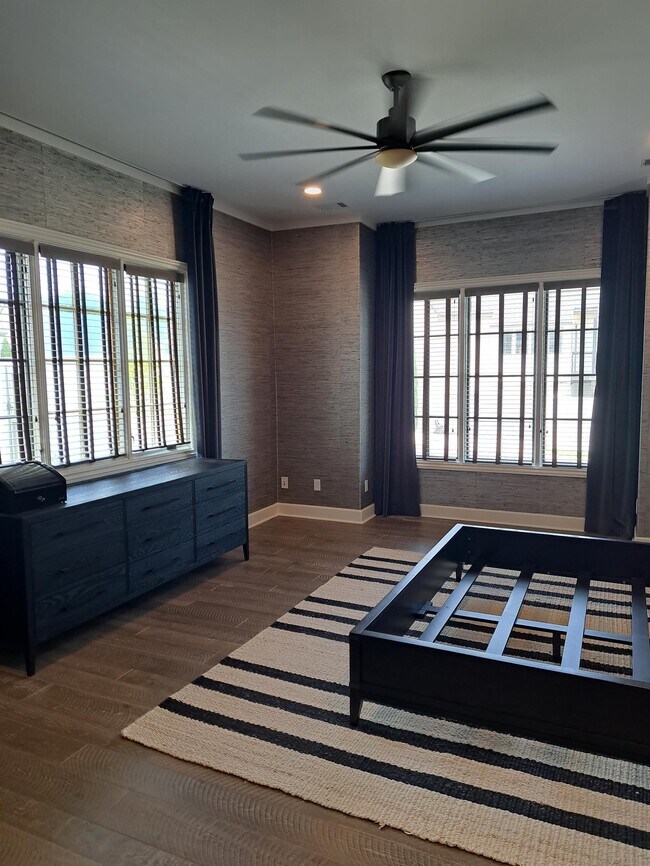 Building Photo - 7085 Fain Park Dr