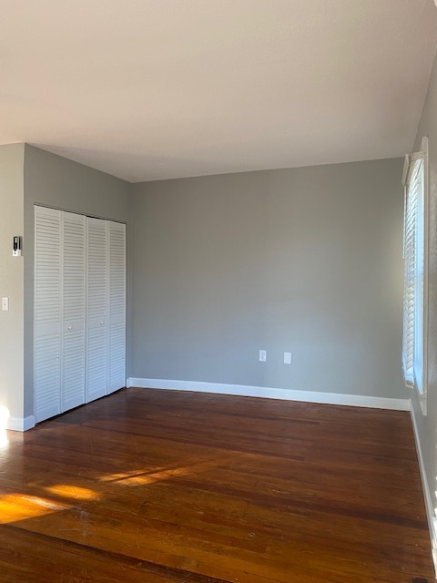 Building Photo - Adorable studio above garage! $1,150/month