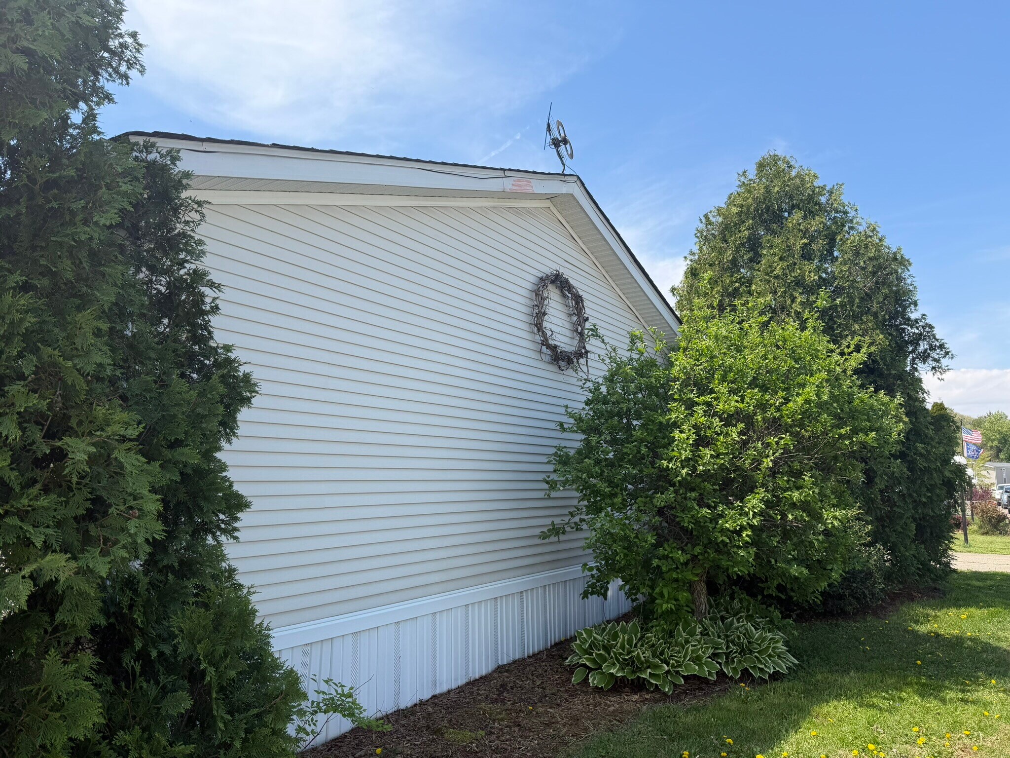 Building Photo - 201 Black Pine Blvd