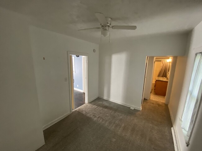 Building Photo - CENTRALLY LOCATED THREE BEDROOM HOUSE IN H...