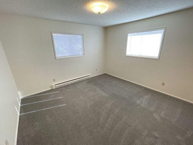 Building Photo - 3 Bedroom, 2 Bath - Home in Moyina Heights