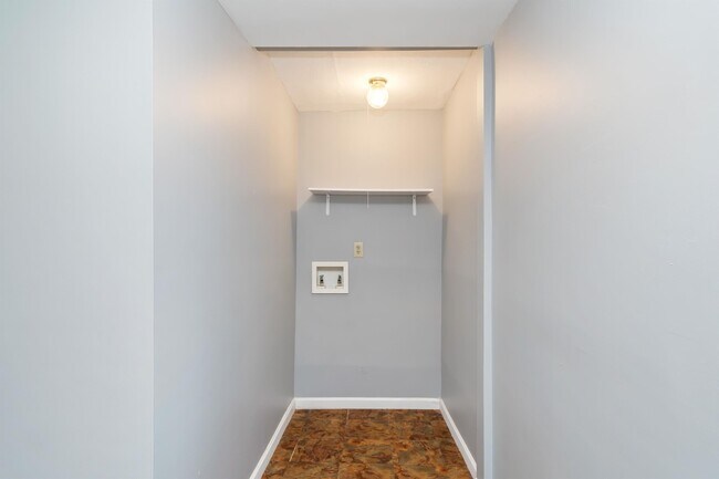 Building Photo - 153 Yankee St