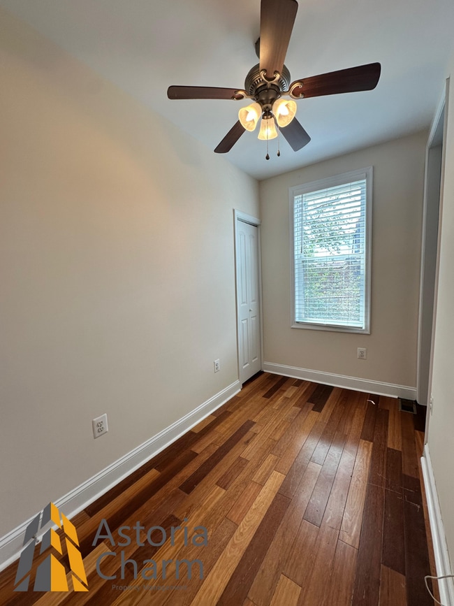 Building Photo - Live in Comfort: Spacious 3 Bedroom 2 Bath...