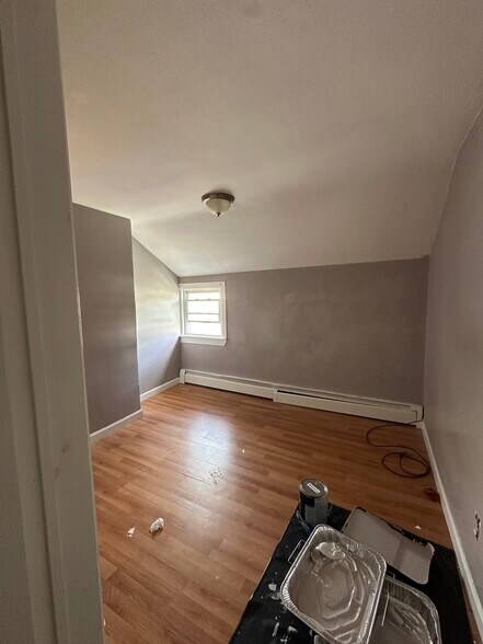 Building Photo - 24 Elmhurst Ave