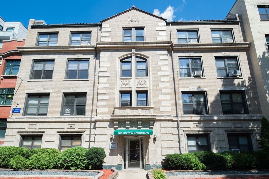 Primary Photo - 545 W Wellington Ave