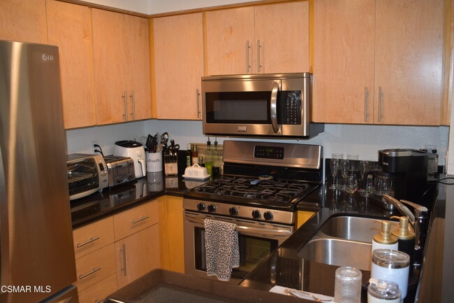 Building Photo - 4240 Lost Hills Rd