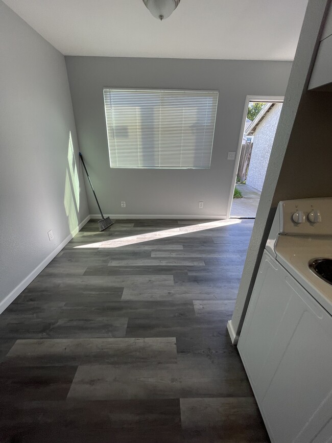 Building Photo - 1311 Lemon St