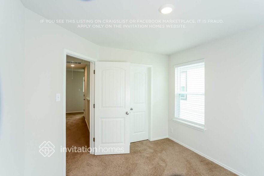 Building Photo - 9807 Spotted Rose