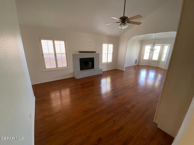 Building Photo - 715 Espada Dr
