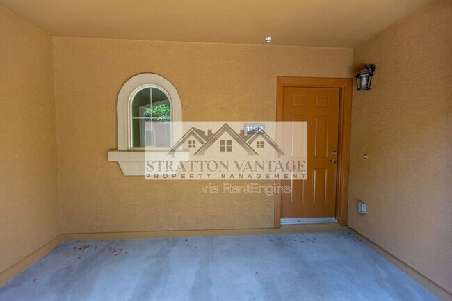 Building Photo - 240 W Juniper Ave