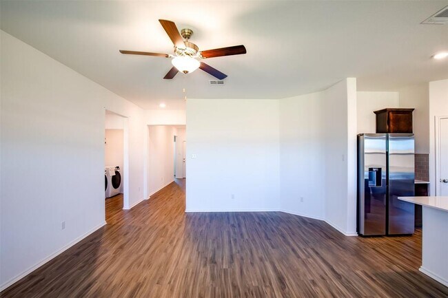Building Photo - 614 Milliner Lp