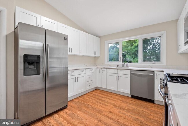Building Photo - 1602 Woodmoor Ln