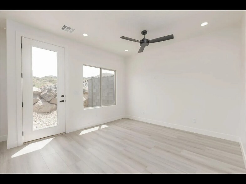 Building Photo - 286 S 1930 W