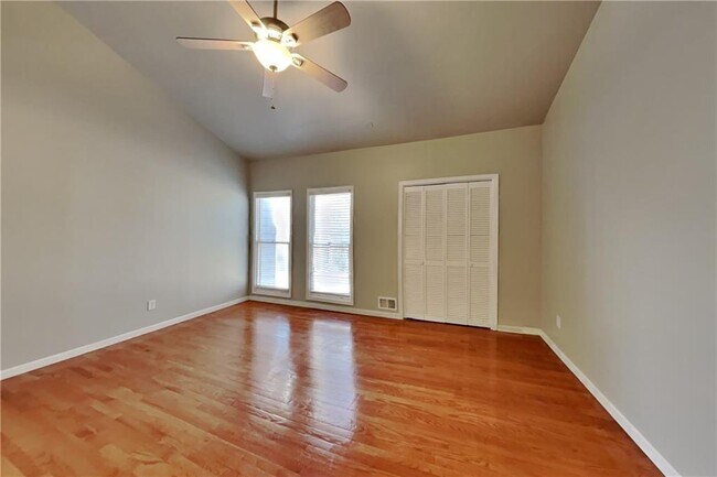 Building Photo - 2453 Lorrie Dr